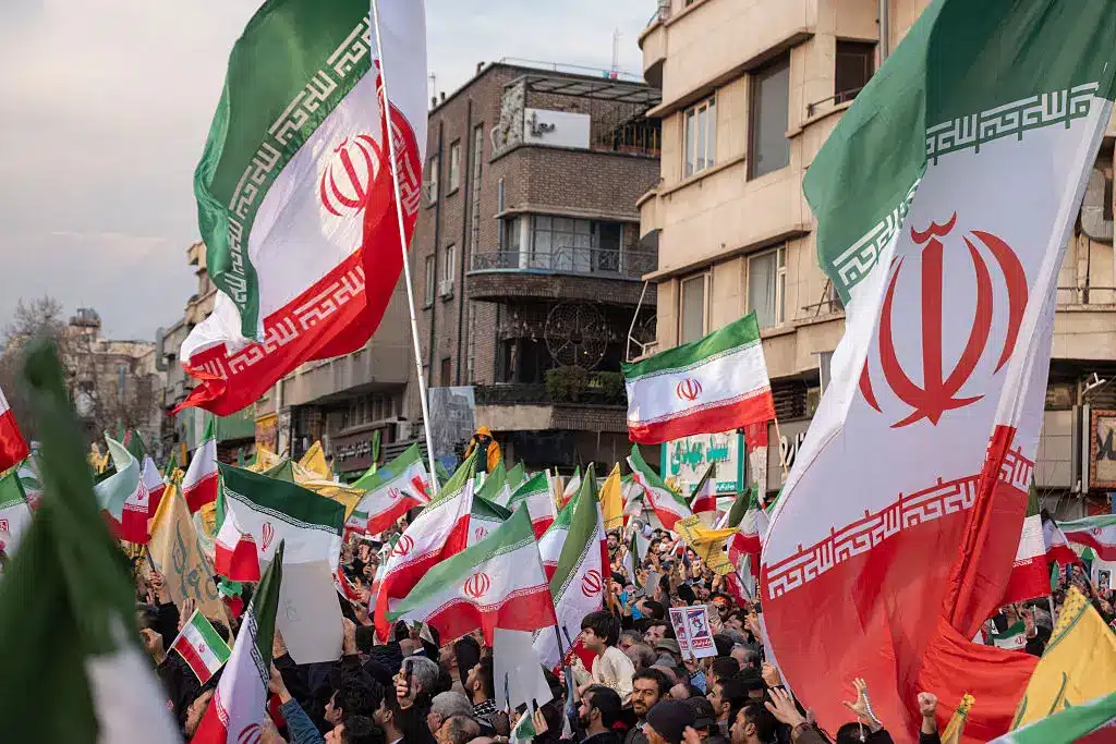 Rial Anjlok ke Titik Nadir, Mengapa Iran Justru Mustahil Tumbang?